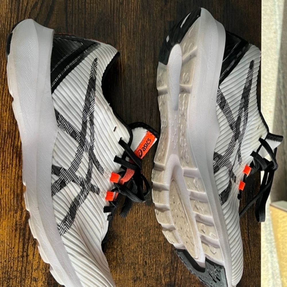 Woman’s size 9 Asics